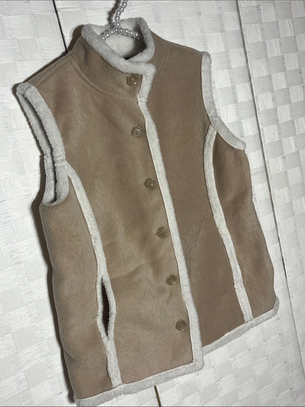 British Khaki Tan Vest Ivory Faux Sherpa Trim 2 Side Pockets Comfy warm